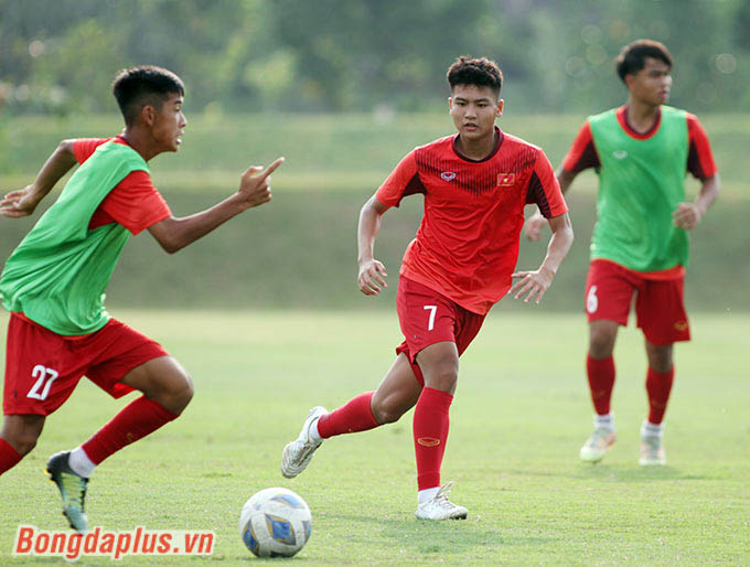 U16 Việt Nam chứng minh năng lực thông qua trận mở màn với U16 Singapore 