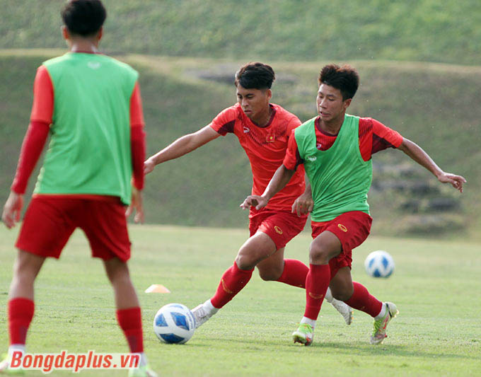 Thử thách từ sân thi đấu Sultan Aung là điều mà U16 Việt Nam phải vượt qua