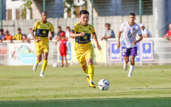 Quang Hải đã sẵn sàng đá chính và tỏa sáng tại Pau FC