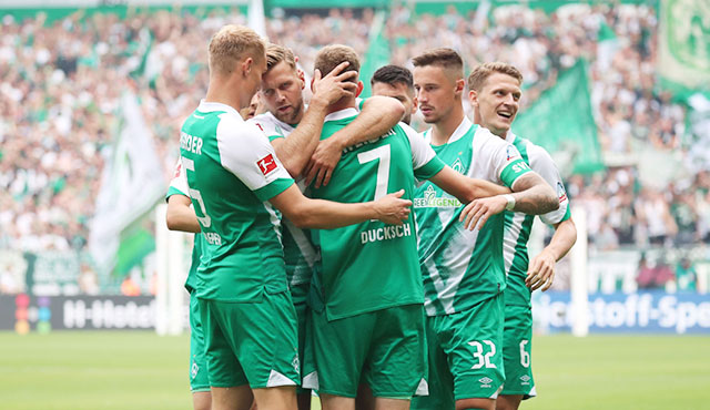Thoải mái và tự tin, Bremen sẽ thắng ngay trên sân của một Stuttgart đang rơi tự do