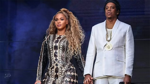 Jay-Z và vợ, Beyonce Knowles có thể cân nhắc mua lại Tottenham